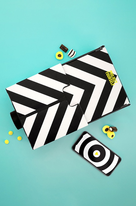 Lifestyle Filmový projektor pro smartphone Luckies of London Project Yourself LK.LUKPYM vícebarevná