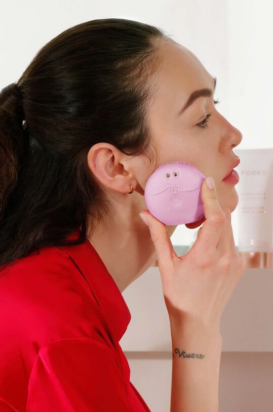 Комплект за грижа за кожата на лицето FOREO Skin Supremes 2022 LUNA™ play smart 2 + Micro-Foam Cleanser 100 ml многоцветен F1153