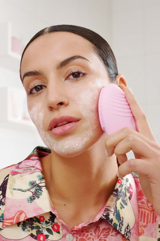 FOREO szczoteczka masująca i czyszcząca skórę twarzy LUNA™ 3 Normal Skin F9113