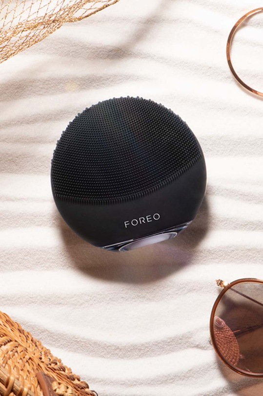 FOREO szczoteczka masująca i czyszcząca skórę twarzy LUNA™ Mini 3 F9465 czarny