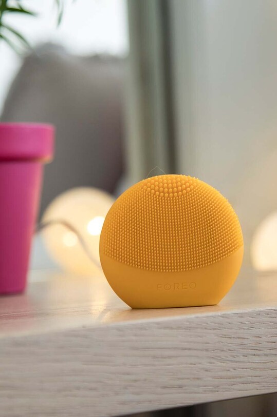 Пристрій для розумного аналізу та очищення шкіри обличчя FOREO LUNA™ Play Smart 2 F0163 бірюзовий