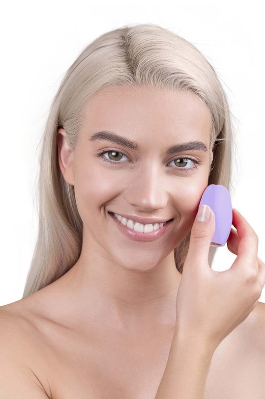 Щітка для масажу та очищення шкіри обличчя FOREO LUNA™ Play Plus 2 фіолетовий F0248