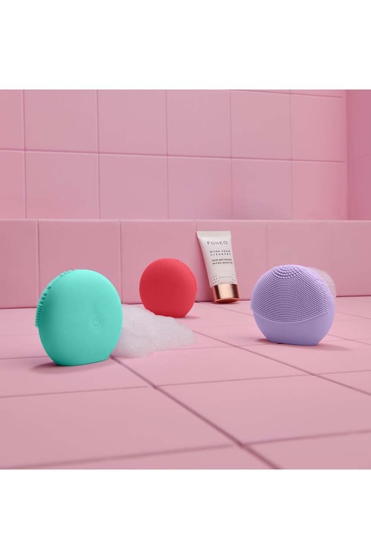 Щітка для масажу та очищення шкіри обличчя FOREO LUNA™ Play Plus 2 F0248 фіолетовий
