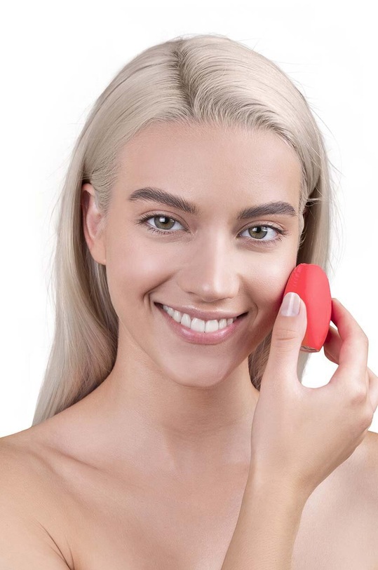 FOREO masaj facial și perie de curățare LUNA™ Play Plus 2 portocaliu F0224