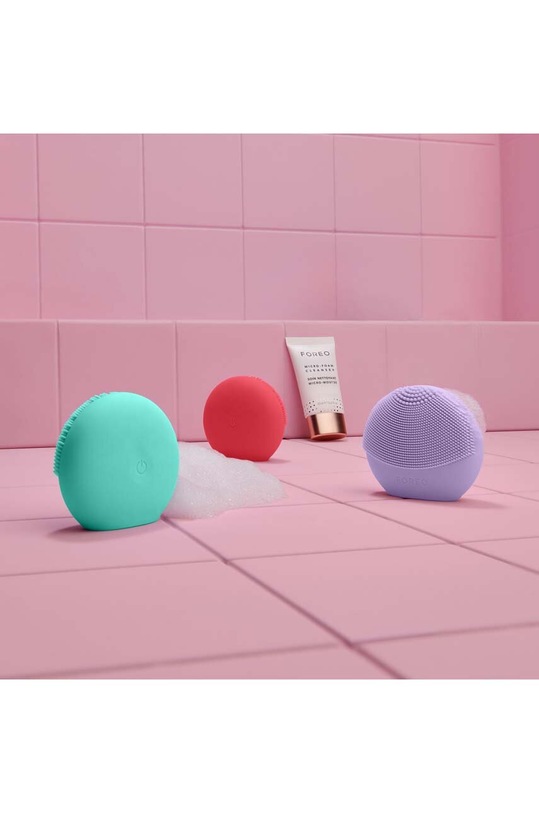FOREO masaj facial și perie de curățare LUNA™ Play Plus 2 F0224 portocaliu