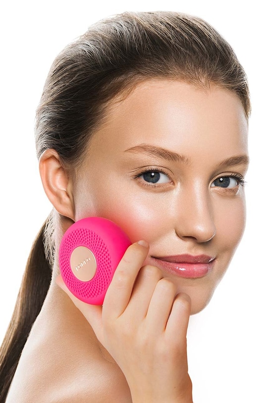 Уред за нанасяне на маски и светлинна терапия FOREO UFO™ Mini розов F4330