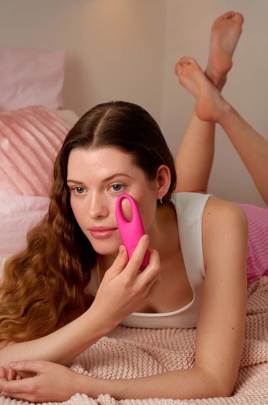 FOREO masażer do okolic oczu IRIS™ fioletowy F5555