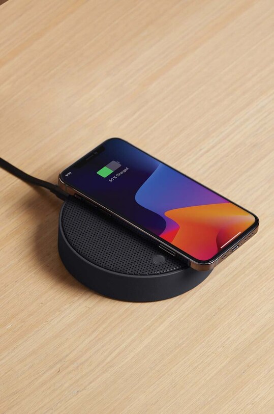Індуктивний зарядний пристрій Lexon Oslo Energy+ LL141N