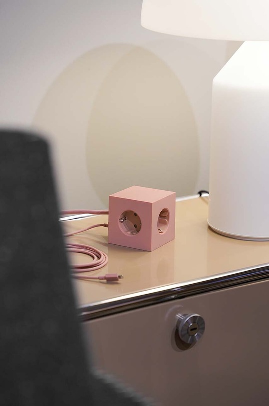 Магнитный зарядный куб Avolt Square 1, 2 x USB, 1,8 m SQ1.F.USB.P