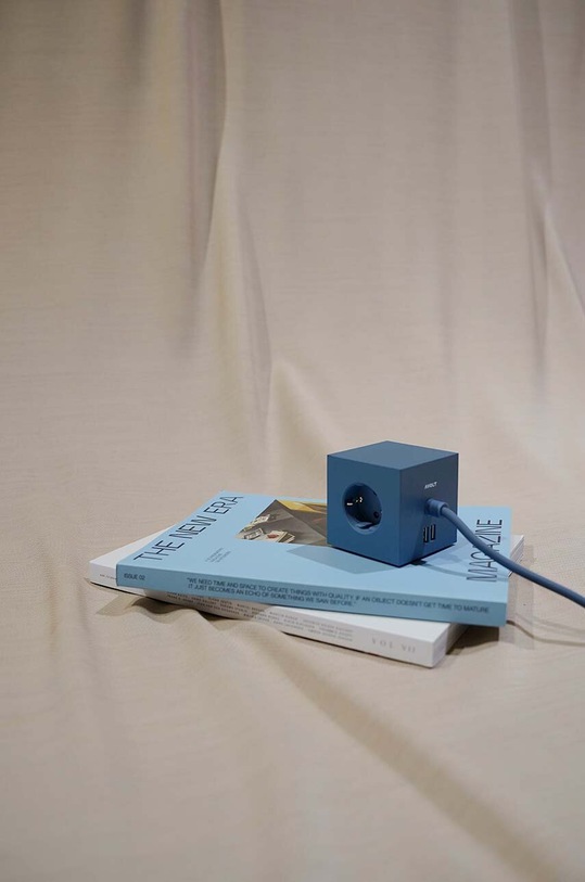 Magnetická nabíjacia kocka Avolt Square 1, 2 x USB, 1,8 m SQ1.F.USB.BL