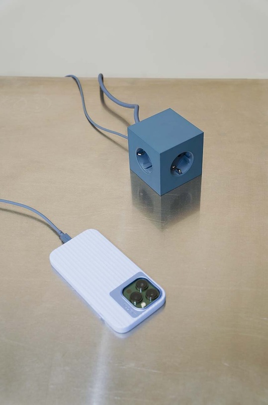 Magnetická nabíjacia kocka Avolt Square 1, 2 x USB, 1,8 m SQ1.F.USB.BL