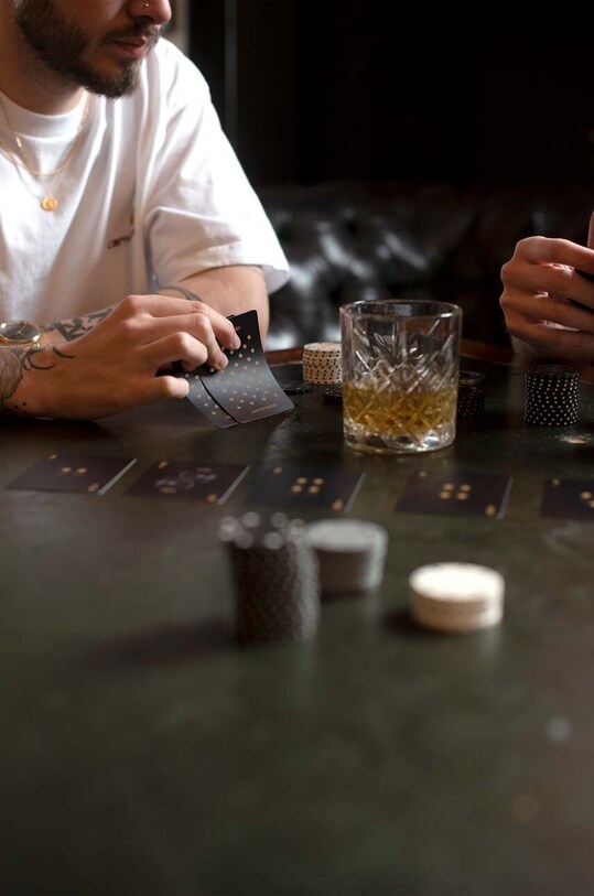 Настільна гра Luckies of London Dead Man’s Hand LK.IAGDMH