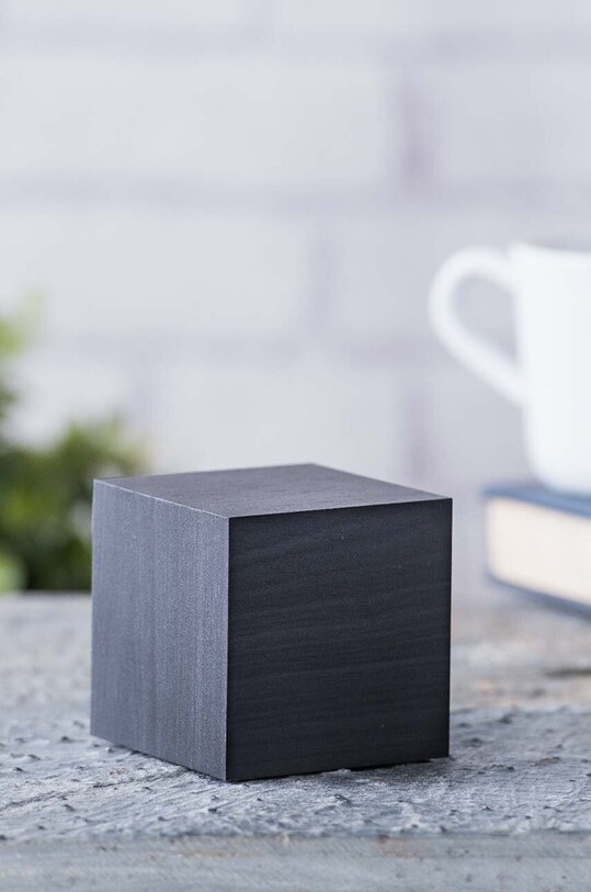 Salon i sypialnia Gingko Design zegar stołowy Cube Click Clock GK08W10 czarny