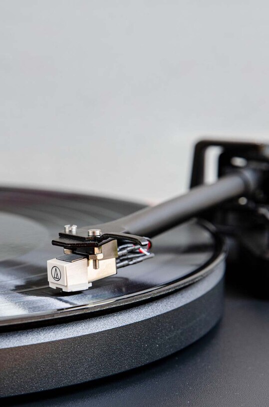 Lifestyle Crosley gramofon Crosley C6 C6B.BK4 multicolor
