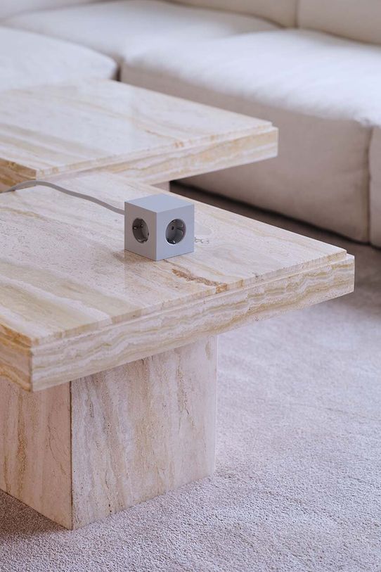 Лайфстайл Магнитный зарядный куб Avolt Square 1, 2 x USB, 1,8 m SQ1.EUFC20.18GG серый
