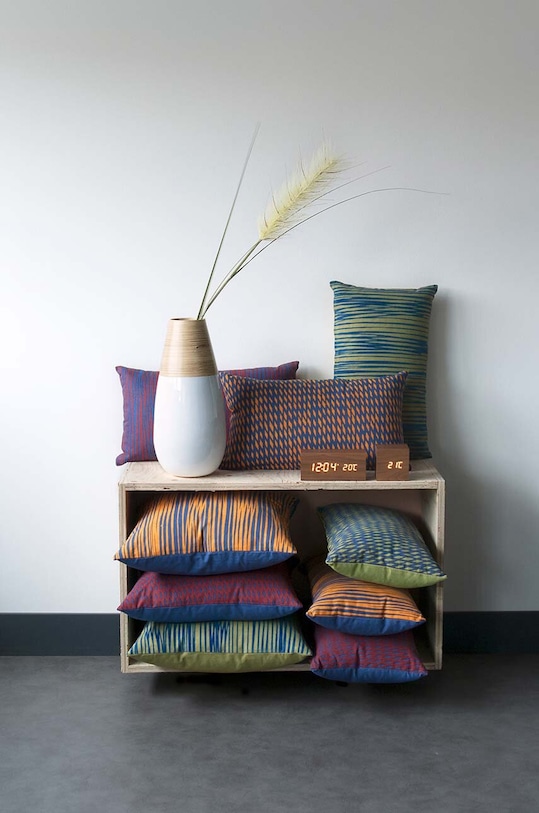 Budík Karlsson Mini Cube hnědá KA5655DW