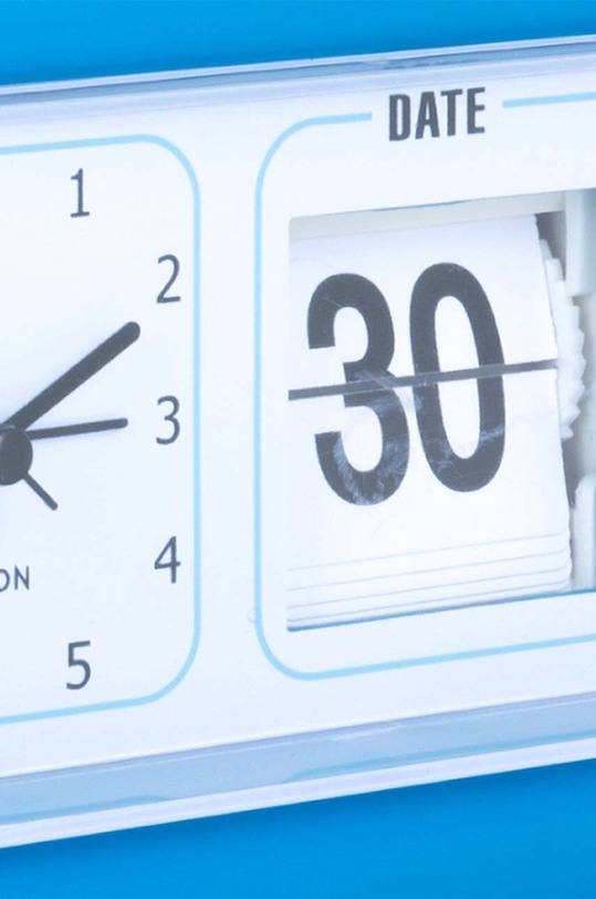 Salon i sypialnia Karlsson budzik Data Flip KA5941BB niebieski