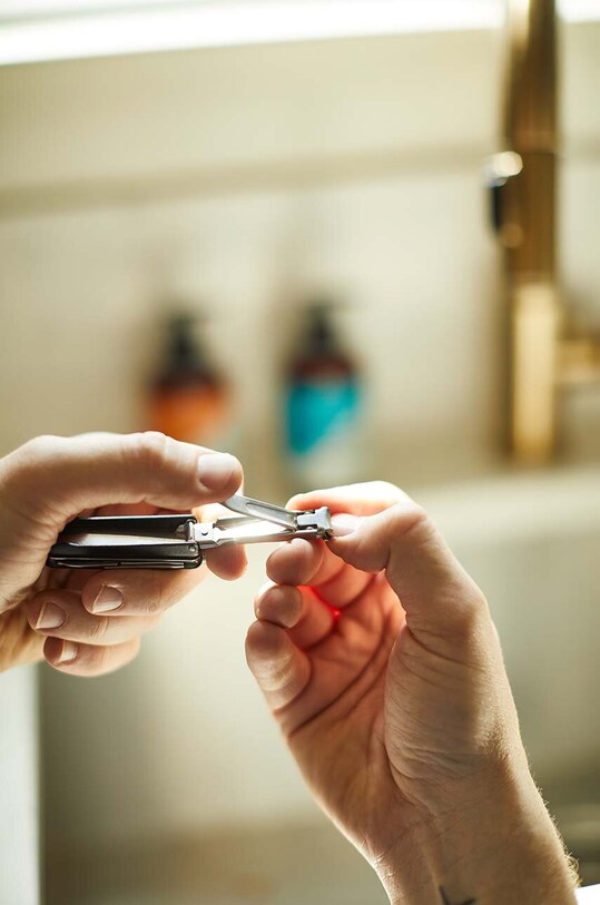 Мультитул для маникюра Gentlemen's Hardware Mini Manicure Multi-Tool мультиколор GEN764UK