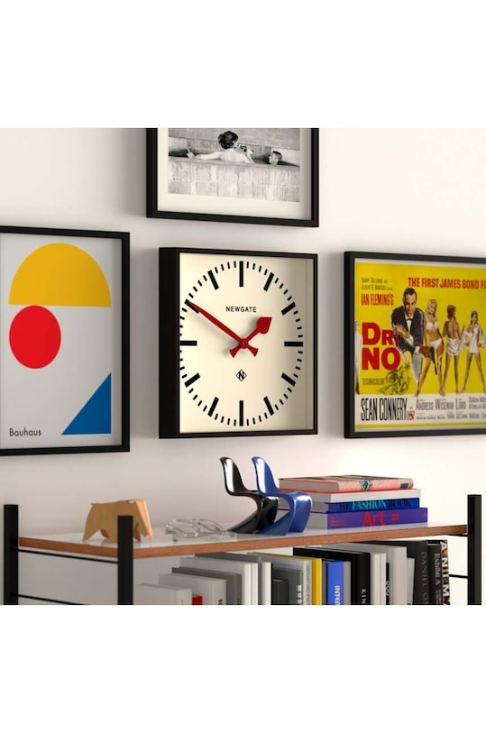 Obývací pokoj a ložnice Nástěnné hodiny Newgate Number 5 Wall Clock KB1187NUMFIV390KFR vícebarevná