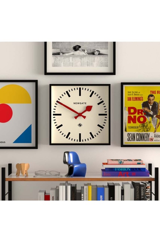 Nástěnné hodiny Newgate Number 5 Wall Clock vícebarevná KB1187NUMFIV390KFR