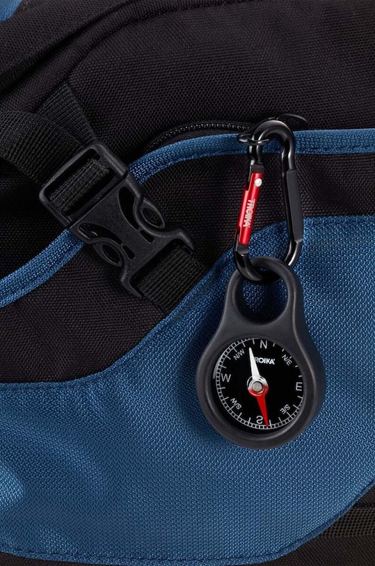 Obesek za ključe TROIKA Wegweiser črna TRCOS10.BK