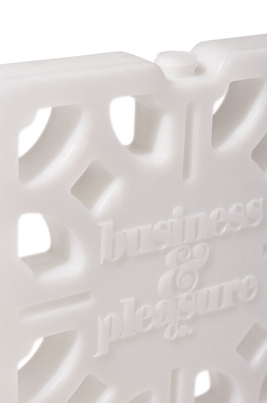 Business & Pleasure Co. inserție de răcire Breeze Block Ice Pack BPA.ICE.ANT.WHT alb AA00