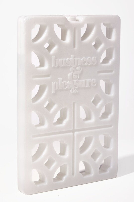 Lifestyle Business & Pleasure Co. inserție de răcire Breeze Block Ice Pack BPA.ICE.ANT.WHT alb
