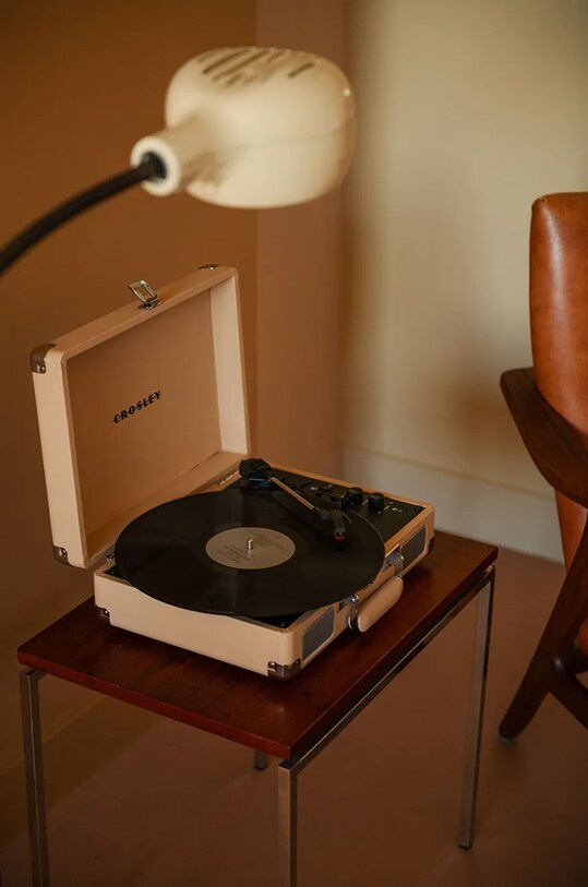 Crosley gramofon Crusier Plus CR8005F.LT4