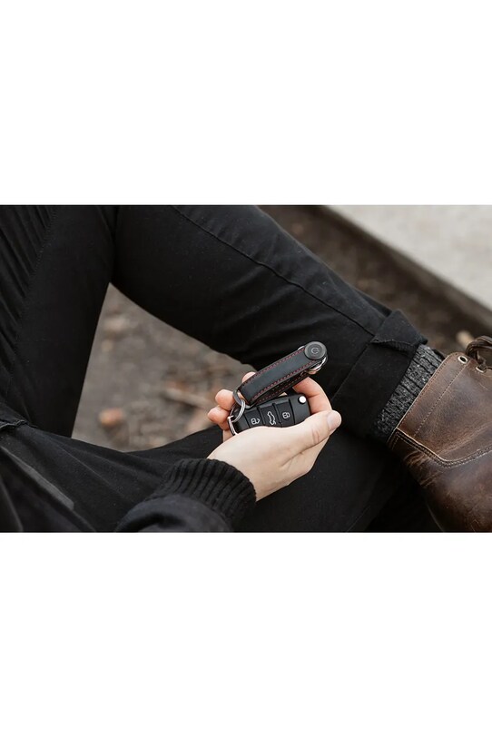 Orbitkey etui na klucze Crazy-Horse 8,5 cm czarny CHLO.2.OBRDBK