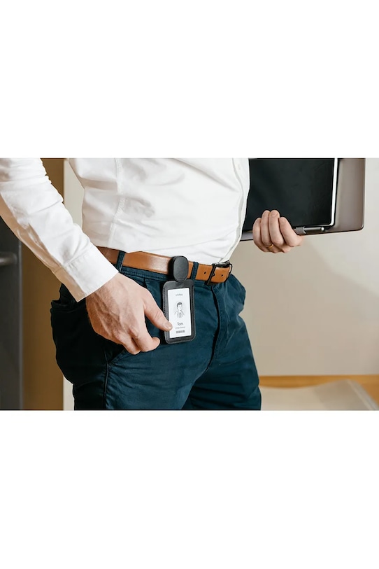 Puzdro na identifikačnú kartu so šnúrkou na krk Orbitkey Card Holder 56 cm WCLA.BLK.202 čierna