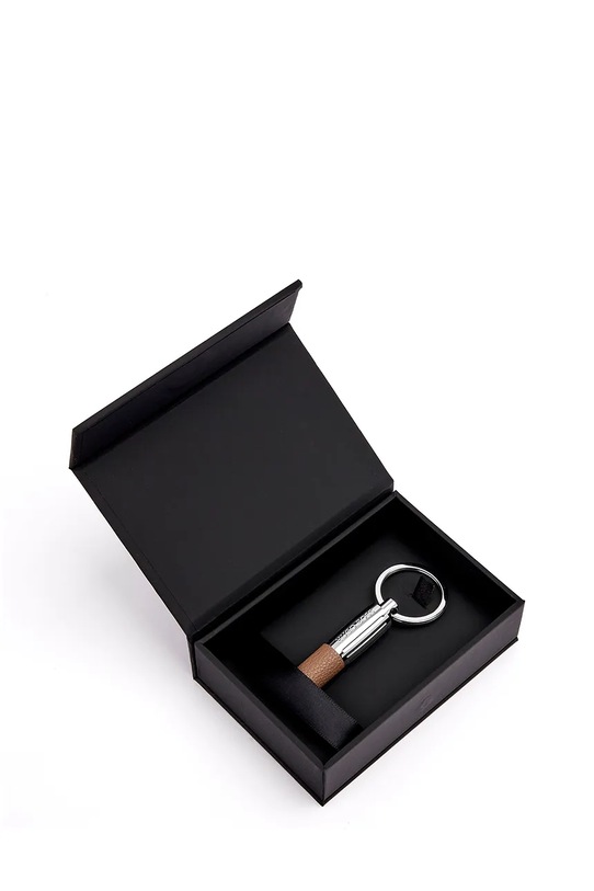 Doplňky Přívěsek na klíče BOSS Pure Iconic Camel HAK410X stříbrná