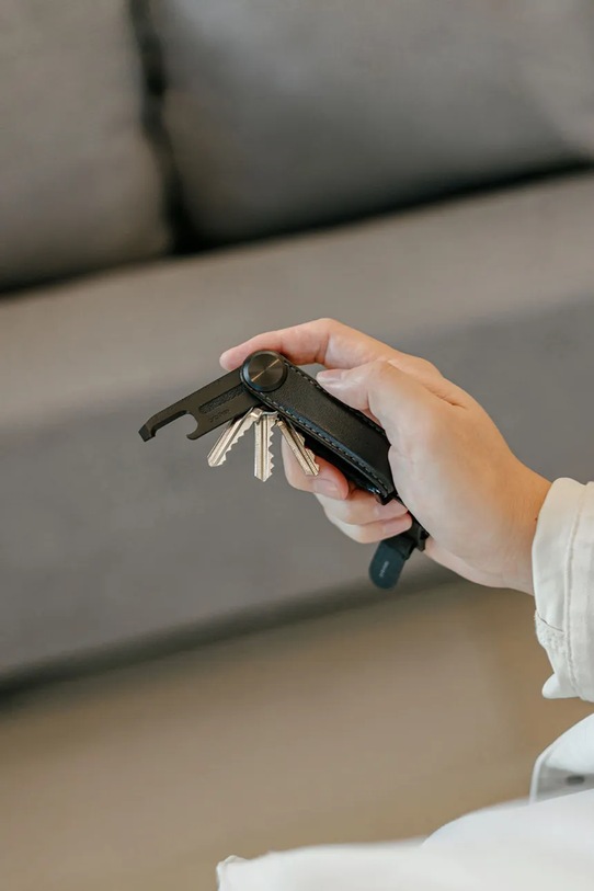 Чохол для ключів Orbitkey Pro Leather 9,3 cm KPR1.BKT.101 чорний