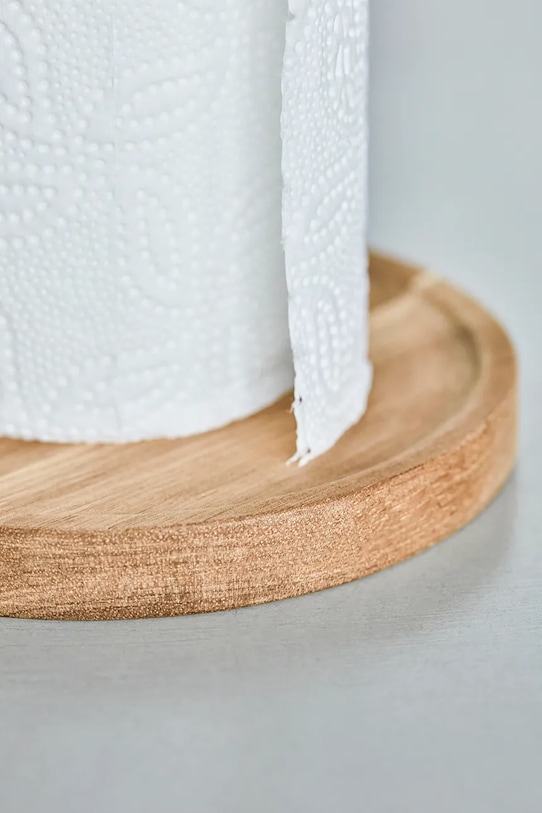 Kuchyňa a bar House Doctor úchyt na papierové utierky z akáciového dreva 33 x 14 cm 206660008 hnedá