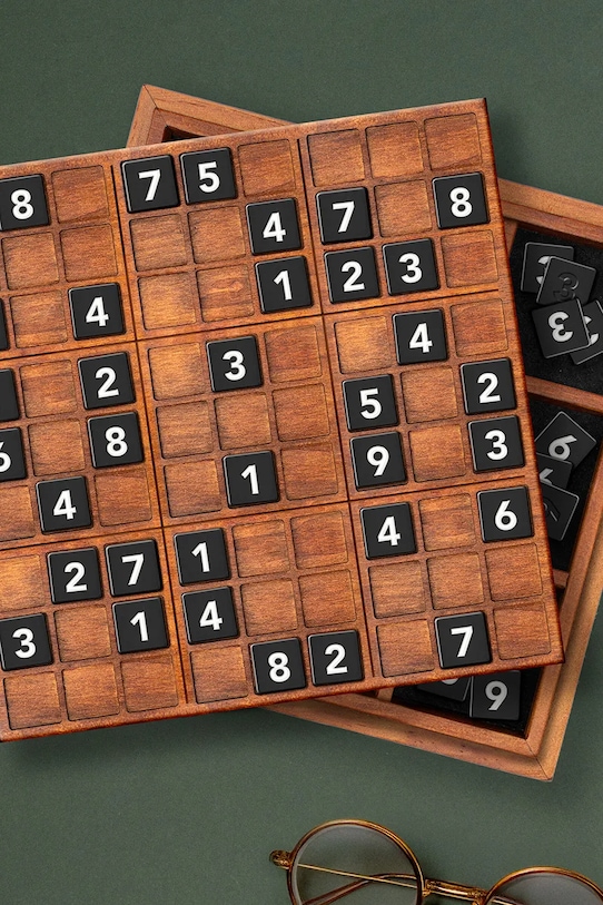 Stolná hra Luckies of London 20,7 x 4,6 x 20,7 cm LK.IAGSXL viacfarebná