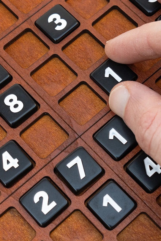 Stolná hra Luckies of London 20,7 x 4,6 x 20,7 cm LK.IAGSXL