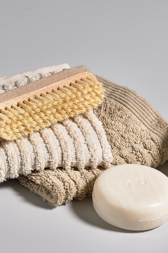 Zone Denmark kartáček na nehty Inu 10999 béžová AA00