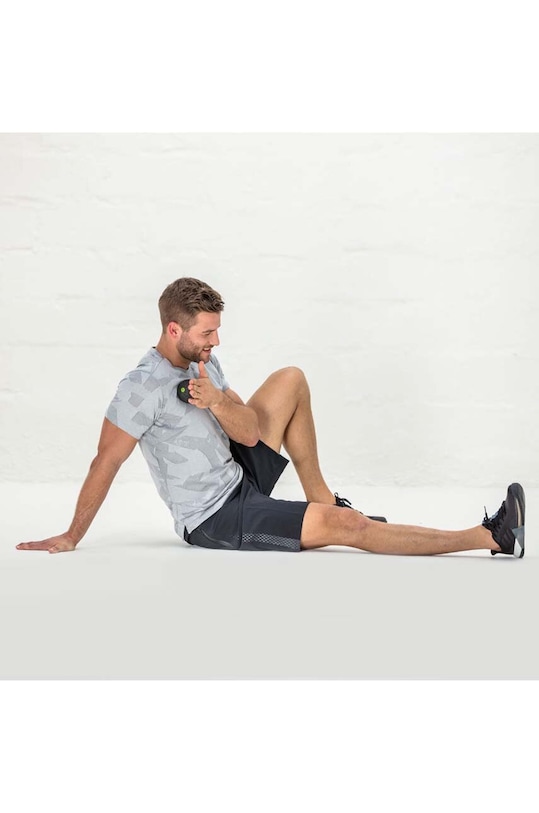 Masážna loptička Blackroll Ball O 8 32.BLACKROLL čierna AA00