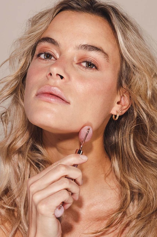 Home SPA Masážna doska a valček na tvár Zoë Ayla Rose Quartz N.ROLLSET.RQ oranžová