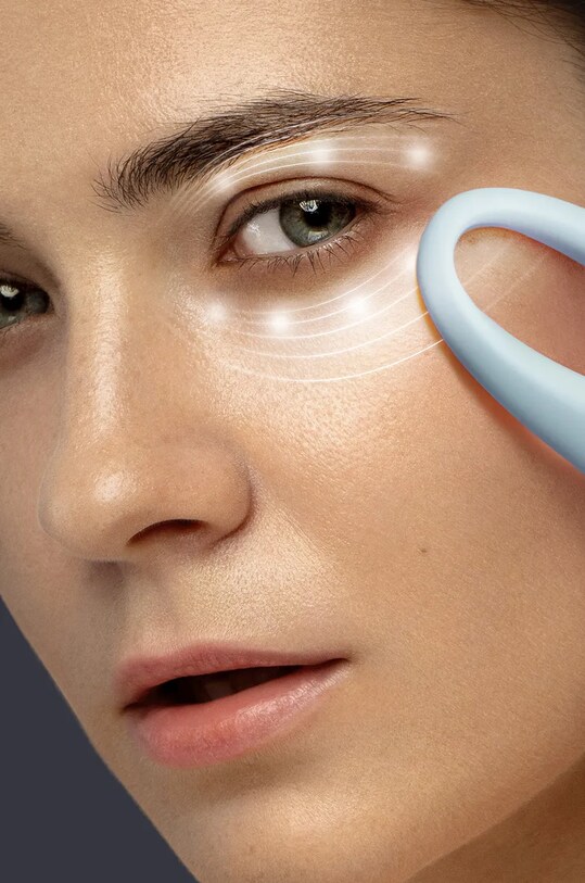 Відновлюючий масажер для зони навколо очей FOREO IRIS 2 Eye Massager Mint F0651 барвистий