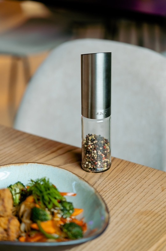 Vialli Design młynek elektryczny do przypraw 8869.. multicolor