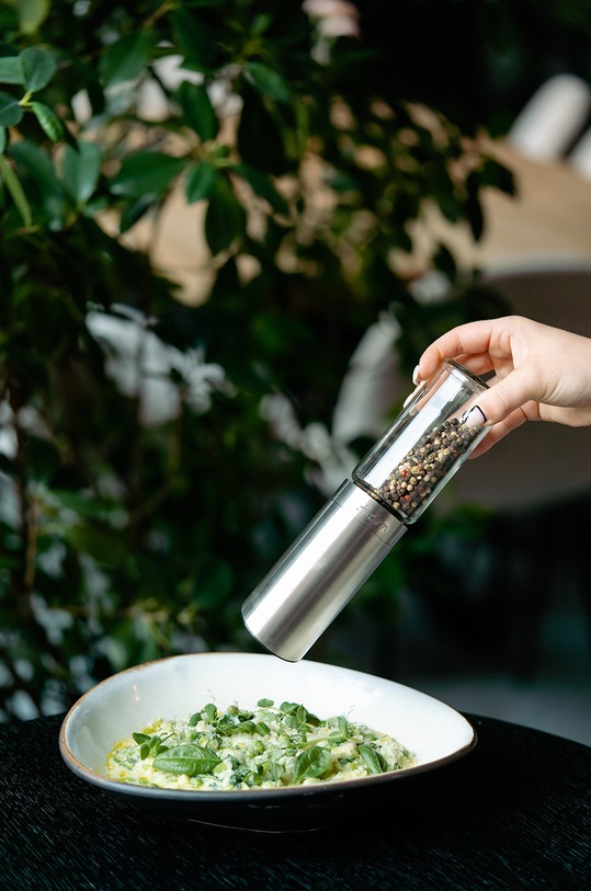 Vialli Design młynek elektryczny do przypraw 8869..