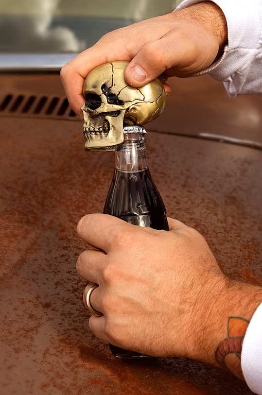 Kuchyň a bar Luckies of London Otvírák na lahve Crack One Open LK.IAGCOO vícebarevná