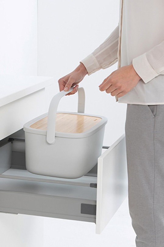 Brabantia posoda za kruh siva 128288