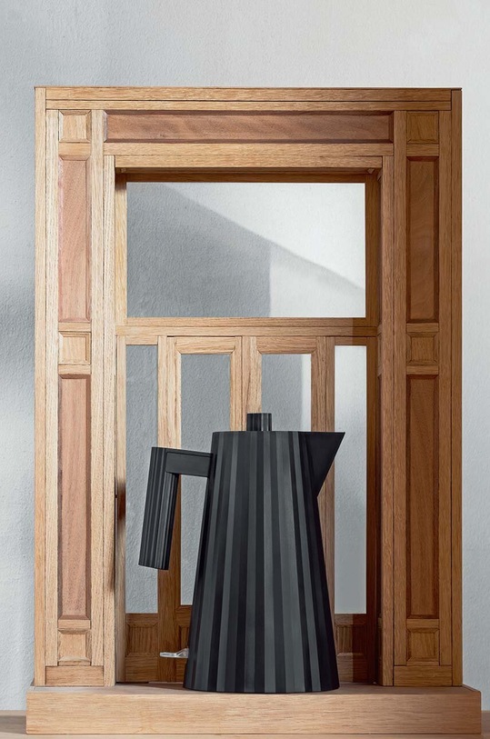 Kuchyň a bar Rychlovarná konvice Alessi Plisse MDL06.B černá