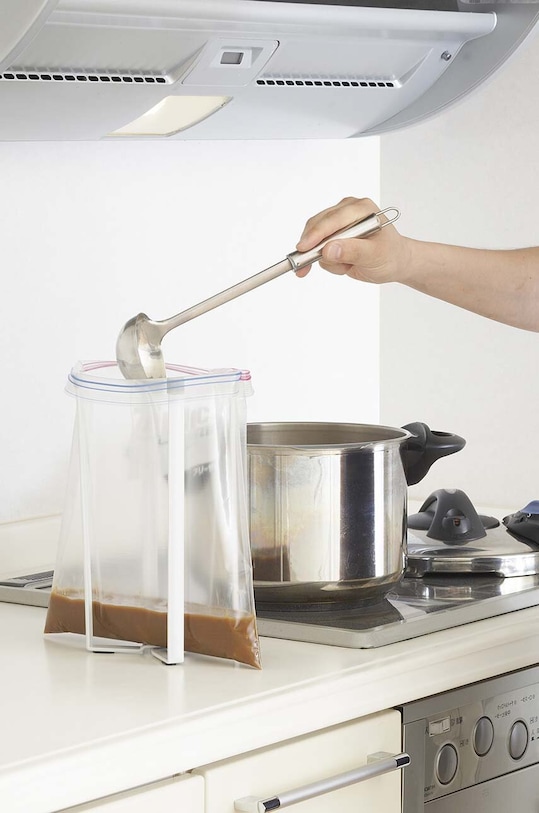 Yamazaki stojak na narzędzia kuchenne Tower 6784. biały