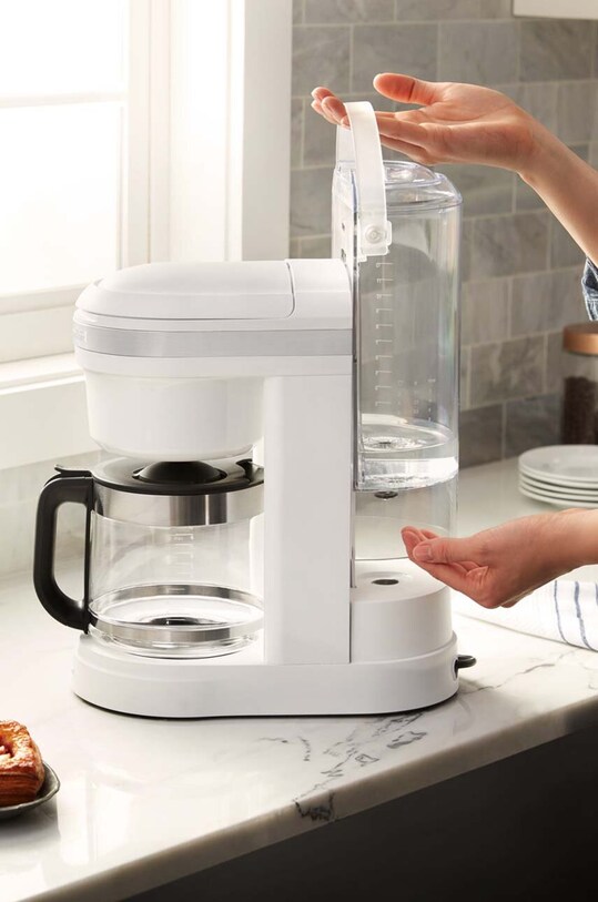 Překapávací kávovar KitchenAid Classic 5KCM1208EWH