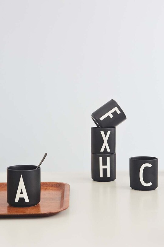 Šalica Design Letters Personal Porcelain Cup 10204000H crna AA00