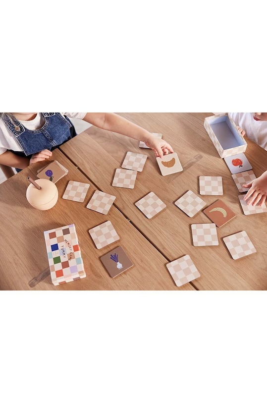 OYOY kubek z pokrywką Apple Cup 250 ml M107562 beżowy AA00