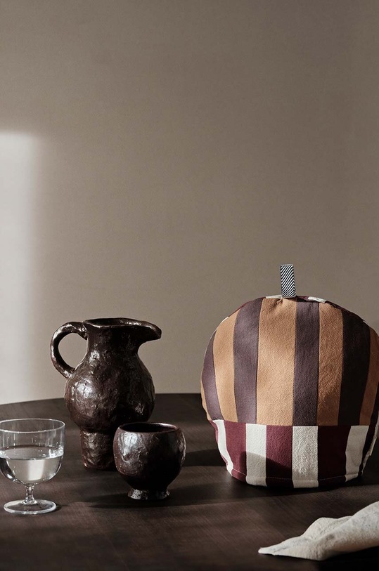 Ferm Living dzbanek Doro Jug 900 ml 1104268834 czarny AA00