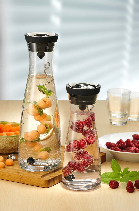 Kuhinja in bar Karafa za vodo WMF Basic 1,5 L 617726040 črna